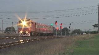 preview picture of video 'Railways in Australia; V/Line EMD AAT22C-2R A class with VSH set'