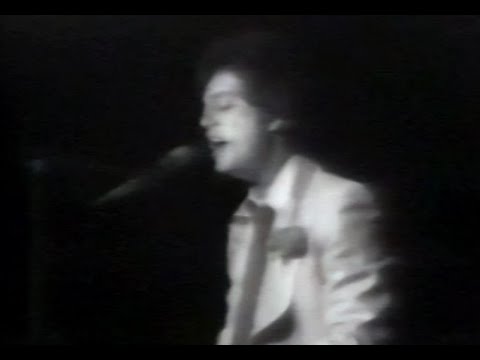Videoclip de James (Live) — Billy Joel