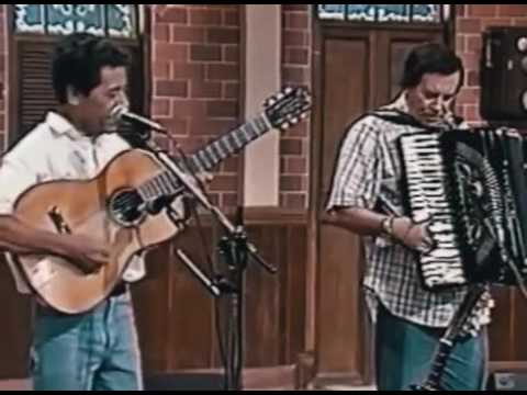 Zé do Rancho e Zé do Pinho cantam: Devolva a Passagem.