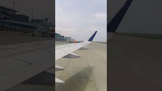 Download lagu Detik2 ✈️ Lion Air Take OFF #shorts #viral #storywa #pesawat mp3