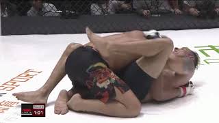 苦战！中国壮汉地面压制外国猛将长达4分钟，最后已经精疲力竭！