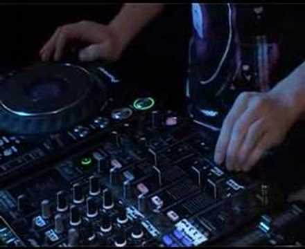Pioneer DJM-800 Demo Video - BPM FX on Crossfader - Part 8
