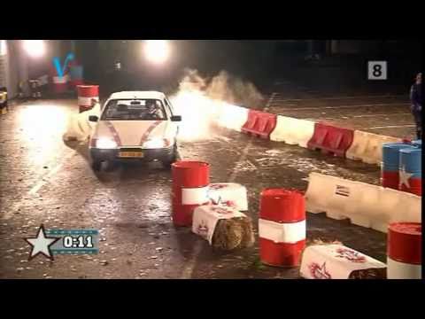 Beat De Mol - Johnny bestuurt vreemde auto - S01E02