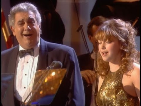 Charlotte Church & Plácido Domingo: "O Holy Night"; Charlotte Church: "Silent Night" (Vienna, 2000)