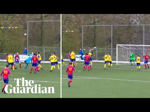 Goalkeeper scores stunning injury time goal with bicycle kick