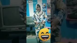 Download lagu Tante tante #Goyang#TIKTOKU#FYPdonkkk😂#Viral#Trending#ngelawakkk😂 mp3