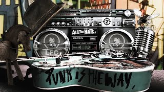 All The Hats Feat Mosca 2 Minutos. Caballo de madera - Los Fabulosos Cadillacs.