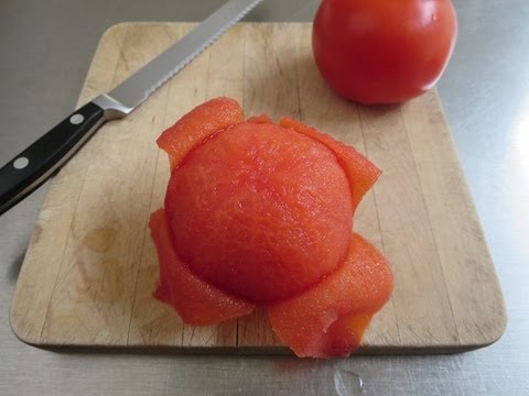 How to peel and seed a tomato