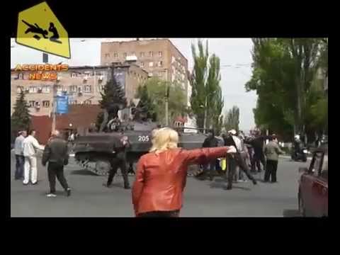 Mariupol. Locals Block Tank. 09.05.2014 (Victory Day)