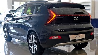 Обзор компакт-кроссовера Hyundai Bayon. Детали экстерьера и интерьера.