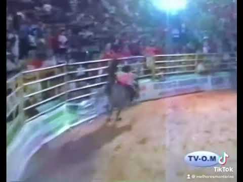 Rodeio de Douradina 2004 na potra Juquira da WR (cutiano)