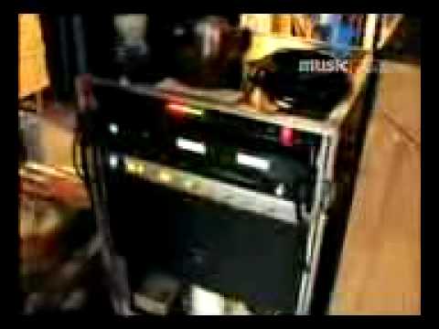 Joe Bonamassa shows off his live rig guitar amps effects