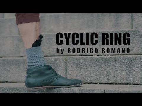 CYCLIC RING by Rodrigo Romano