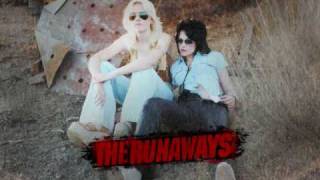 THE RUNAWAYS SOUNDTRACK - CHERRY BOMB (DAKOTA FANNING AND KRISTEN STEWART)