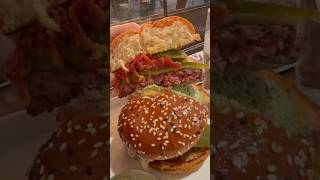 ラスベガス🇺🇸🎰バーガー🍔📍ゴードンラムジー(Gordon Ramsey)有名シェフが作るプレミアムなバーガーは驚きの味でした！#lasvegas #food #バーガー #ラスベガス