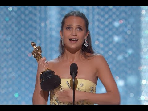 Alicia Vikander En İyi Yardımcı Kadın Oyuncu ödülünü kazandı