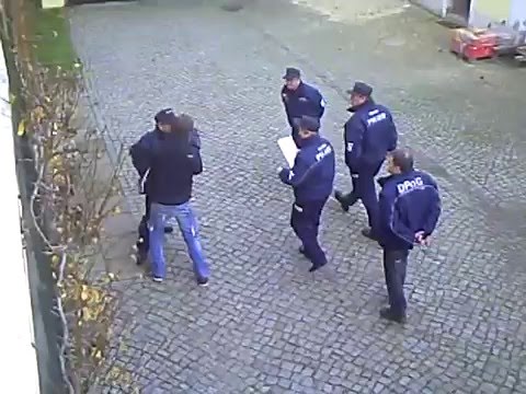 GV ohne gültigen Ausweis wird nach § 127 Abs 1 S 1 StPO festgehalten !!!!!!!!