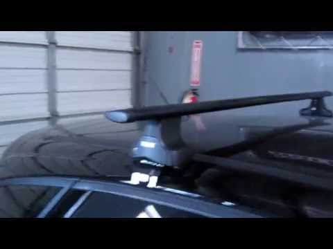 2012 Ford Focus 5 Door Outfitted with Thule Rapid Traverse AeroBlade Roof Rack