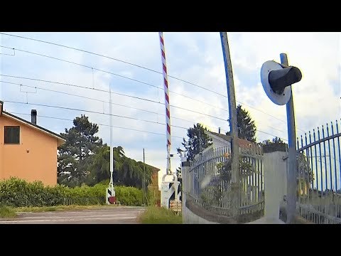 Passaggio a livello Alessandria Strada Cascinetta # railroad crossing # bahnübergang # 踏み切り