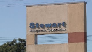 preview picture of video 'Stewart : Visite de l'usine à Torrance, Californie'
