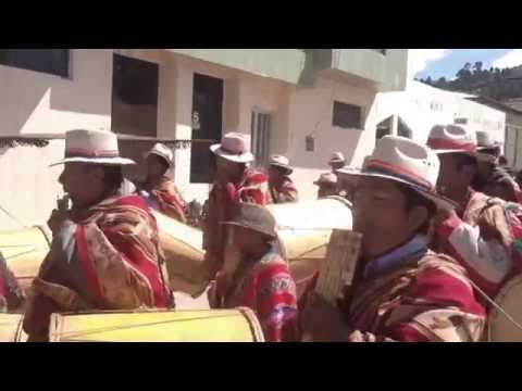 Sikuri Comunidad Qhantus de BELLA OJECHAYA pasacalle Mayo Vilquechico 2014 Puno Perú