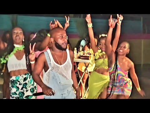 K9 and John Gotti on fire at Street Cred Brunch in St Ann, Jamaica! This is dancehall. 