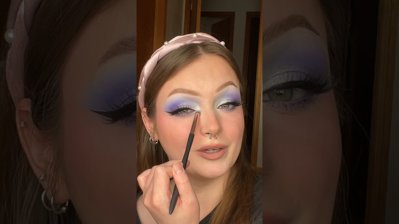 EASY WINTER WONDERLAND MAKEUP❄️☃️💙 #makeuptutorial #eyemakeup #makeup #beauty #eyeshadow