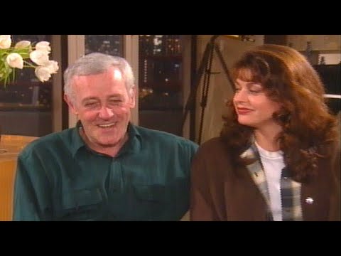 Rewind: "Frasier" stars John Mahoney & Jane Leeves - 1995 on-set interview