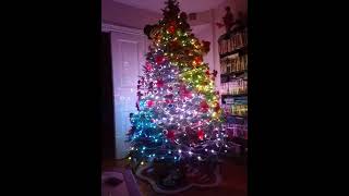 Twinkly Music. Bette Midler, Somewhere in my memories.