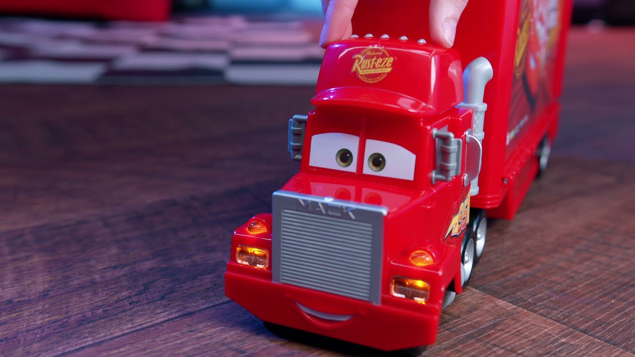 Mattel Disney and Pixar Cars Color Changers Lightning McQueen, Mater & Jackson Storm 3-Pack, Gift for Kids Age 3 Years and Older