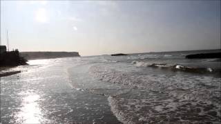 preview picture of video 'Grande marée à Arromanches-les-Bains'