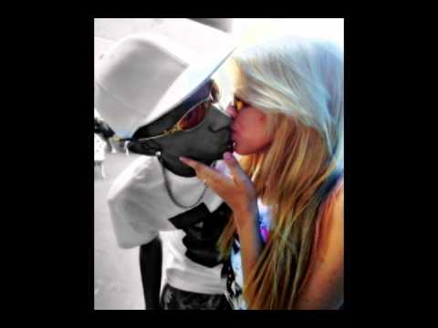 MC MICHEL- NA BALADA NOIS CHEGA ASSIM