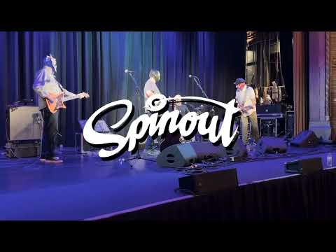 Los Straitjackets - "Spinout" (Official Video)