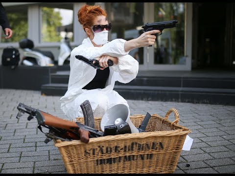 14 Jahre kreative Revolution: Das Zentrum für Politische Schönheit feiert im GORKI-Theater in Berlin