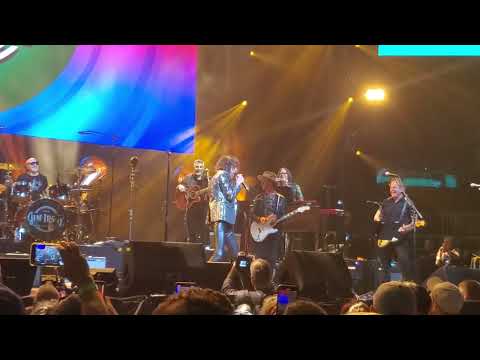 The mighty Peter Wolf 2023 TD Garden backed by the most legendary house band  ever