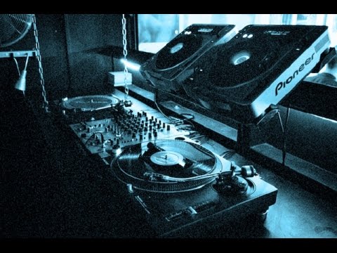 How To Land DJ Gigs: Start to Finish - The Old School Way (+Real Live Footage & infield)