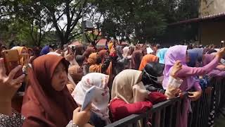 Indonesia: Young lovers whipped for cuddling in public