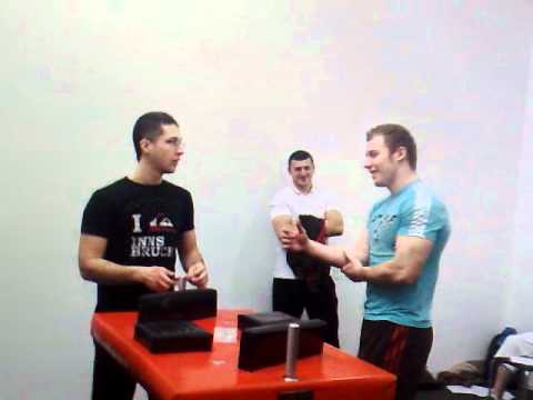 Erwin Szekely vs. Marian Rotaru Bratul Drept Semifinala Concurs Skandenberg 22.01.2011