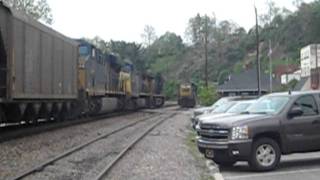 preview picture of video 'CSX Northbound at Spruce Pine, NC 5/1/11'