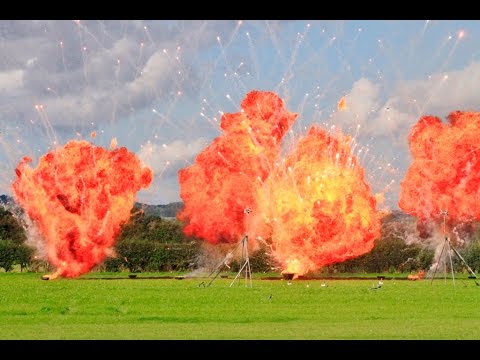 ITS WAR ! FAST RC WARBIRDS PYROTECHNICS DISPLAY - "GHENGIS FIREWORKS" - HEADCORN MODEL SHOW - 2015
