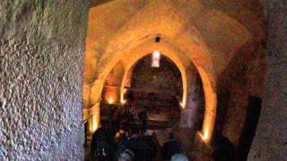 preview picture of video 'המנזר הבנדיקטיני באבו גוש - כניסה אל הכנסיה התחתית, הקריפטה. מורה דרך: צחי שקד'