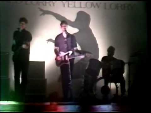 RED LORRY YELLOW LORRY - Cut Down