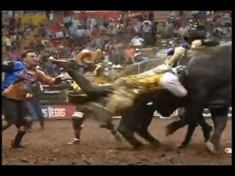 WORST WRECK: PBR Champion Mike Lee hangs up on Navasota