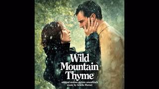 Kadr z teledysku Wild Mountain Thyme tekst piosenki Jamie Dornan feat. Emily Blunt