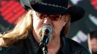 Trace Adkins performs "Cowboy's Back in Town"