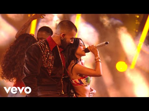Becky G, Manuel Turizo - QUE HACES (AMA Performance)