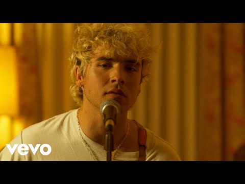 Noan - Con los Pies en el Techo (Video Oficial)