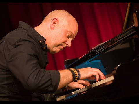 Jazzfest Bonn extended 2019: Jacob Karlzon Trio, "How it ends"