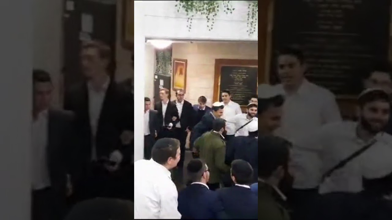 "מעוז צור ישועתי" מתוך הדלקת נר שלישי של חנוכה בישיבת הכותל תשפ"ד