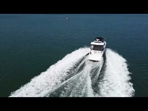 Carver 43 Motor Yacht video